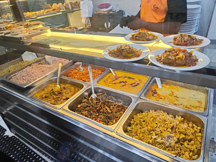 コロンボ　朝ごはん