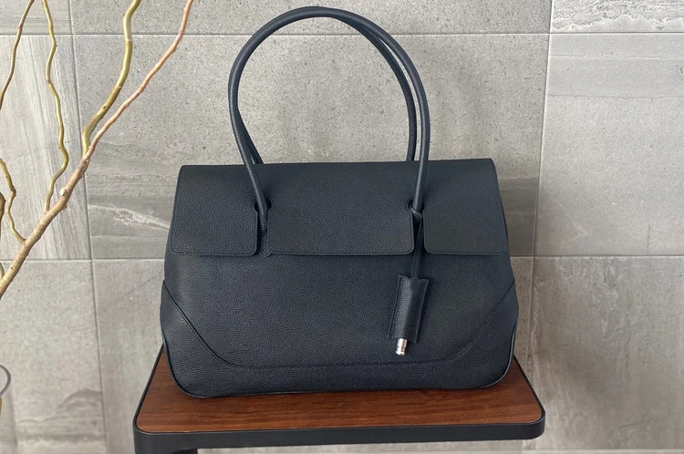 【東原妙子さんがディレクターに就任】かぶり買い多発中！“ペッレ モルビダ”のフラップトート【エディターズピック】