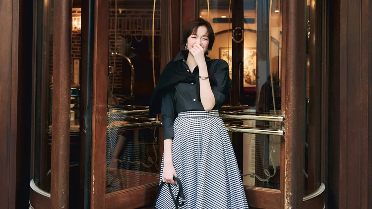 【甲深パンプスコーデ】品格漂うフェミニンな一足で憧れレディに【BAILA今日のコーデ】