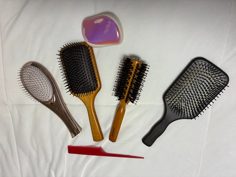癖っ毛な私の美髪習慣〜毎日たくさんのヘアブラシを使ってます〜_1