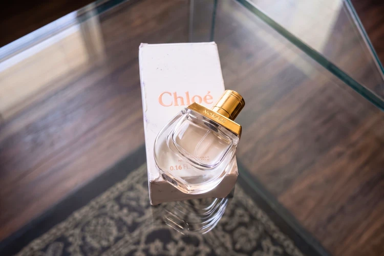 なぜか声をかけられる率No.1。清潔感×スパイシーな私的モテ香水、Chloe「ノマド」 #愛用香水_2