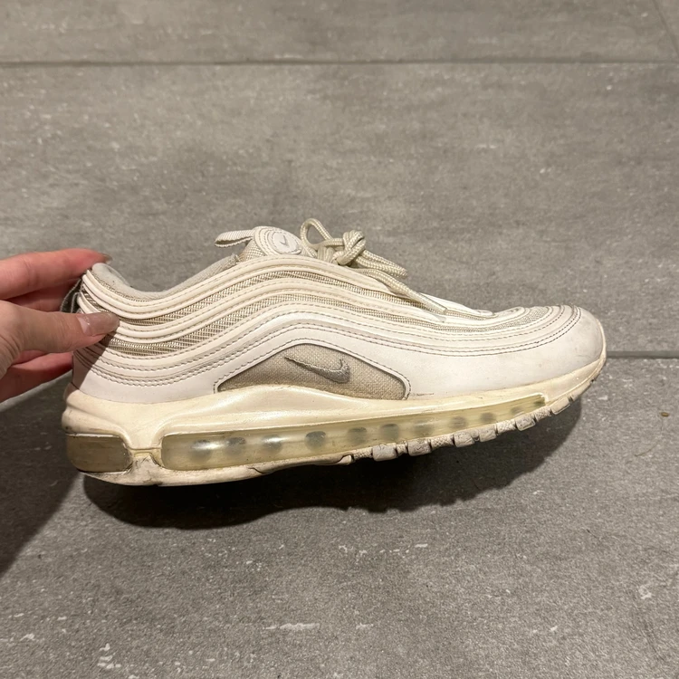 履くだけでコーデがまとまる！ラコステの白スニーカー_2_2