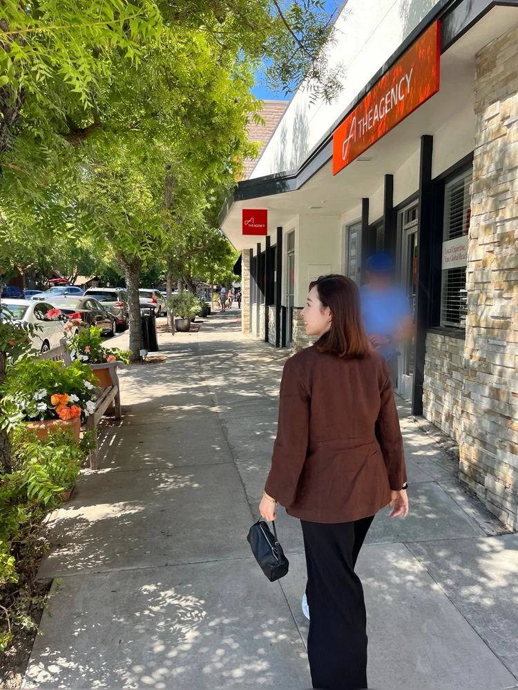 今年の流行【ブラウンコーデ】小物と素材で今すぐ取り入れる！_4