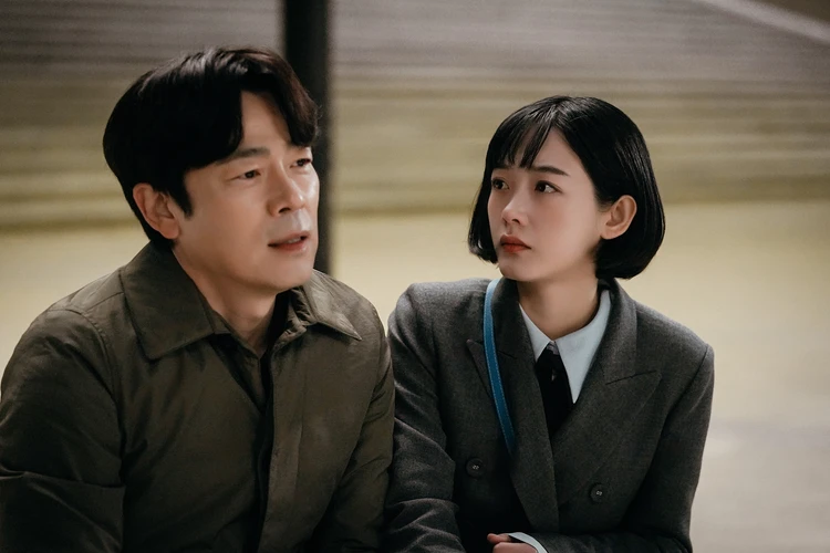 力の強い女カン・ナムスン　ナムスン（左）とその父の２ショット