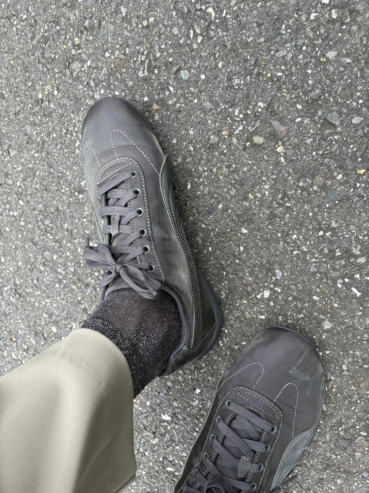 【大人の秋の通勤コーデ】PUMA(プーマ)ミュートスニーカー_3_2