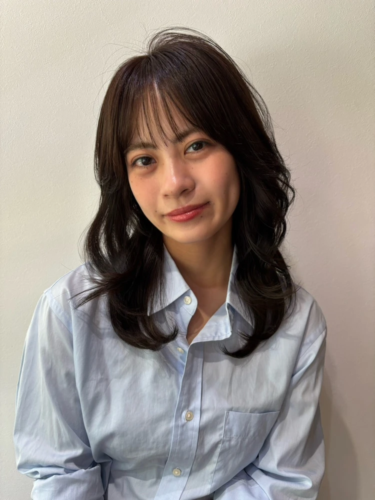 30代　髪型・ミディアムの正面