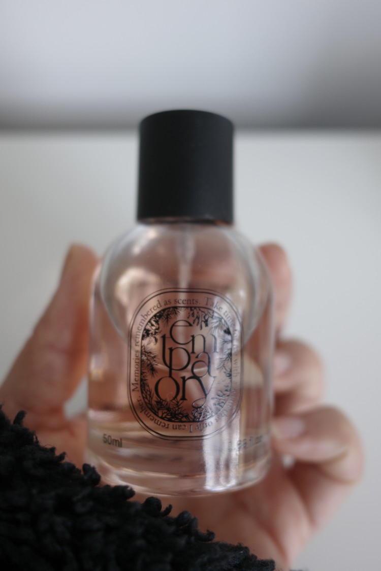 軽やかにまとえる韓国フレグランス｜シャツコーデの日に使いたいTEMPORARY“Mon Paris Floral”_1_2