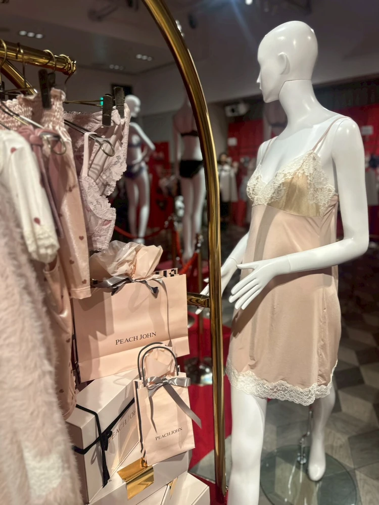 ピーチジョン2026春展示会レポ｜テーマはThe theater 大人が選ぶランジェリー5選_4