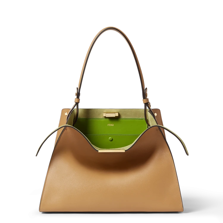 「フェンディ ウェイ」バッグ ミディアムサイズ￥588500（H27×W36×D13cm）