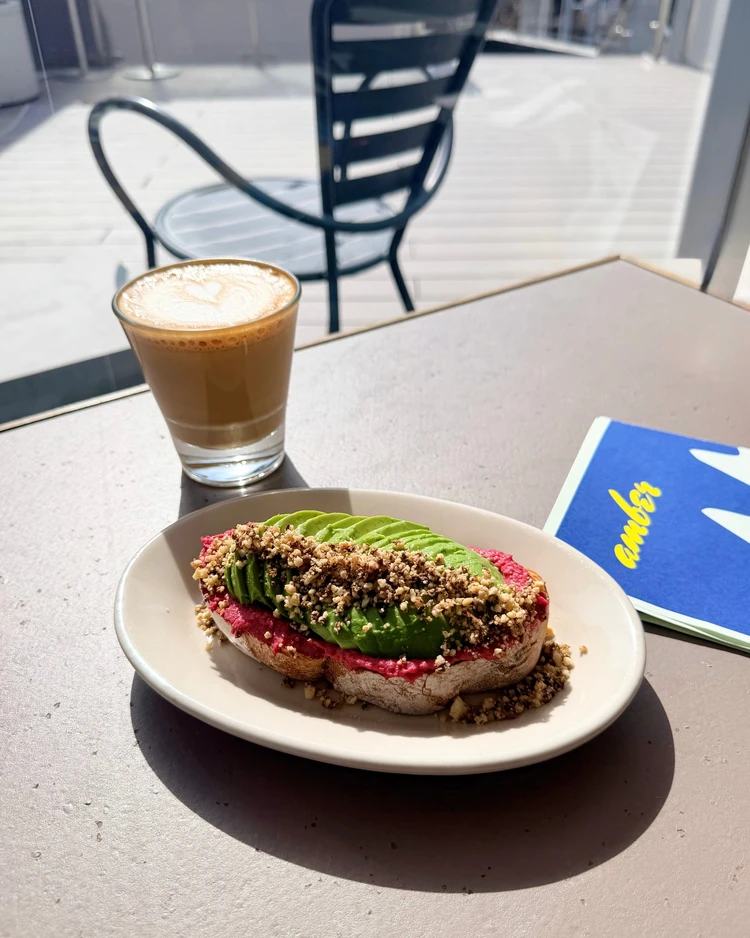 自由が丘 カフェ アンバー アボカド 朝食 朝活