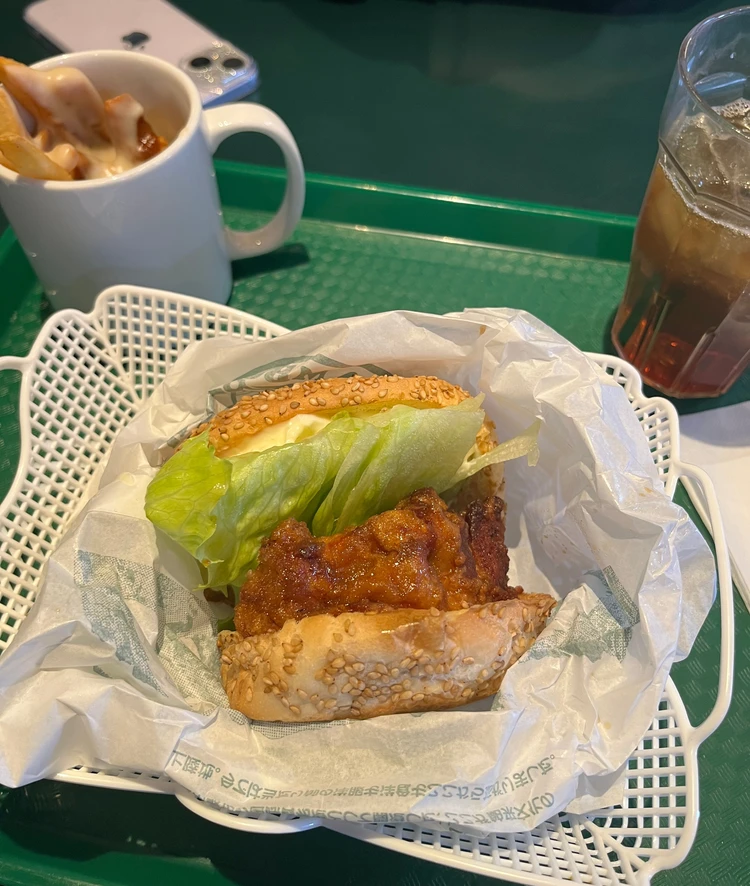 ラッキーピエロ　チャイニーズチキンバーガー