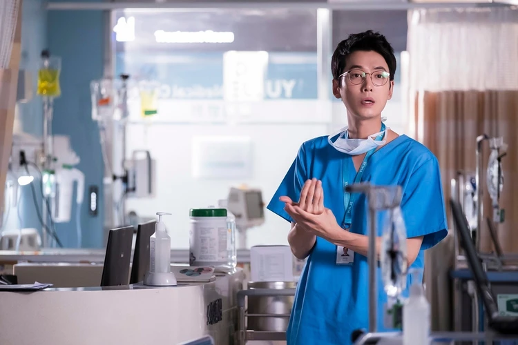 賢い医師生活　ジュンワン役のチョン・ギョンホ