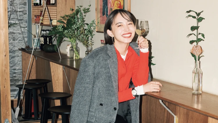 「カーディガン」は温度調整に悩む秋冬の必需品! 井桁弘恵さんが着回すきれい色カーデ4コーデ