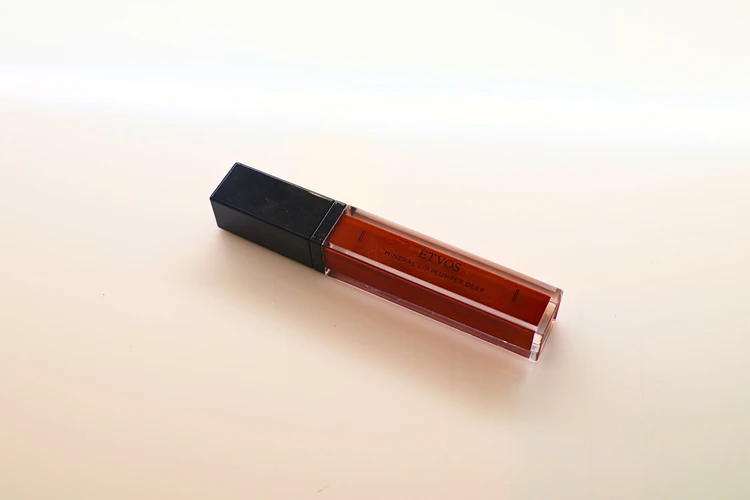 オフィスでの乾燥対策＆血色感に。ETVOSのリッププランパー1本で完結【愛用品】 #美容部_1