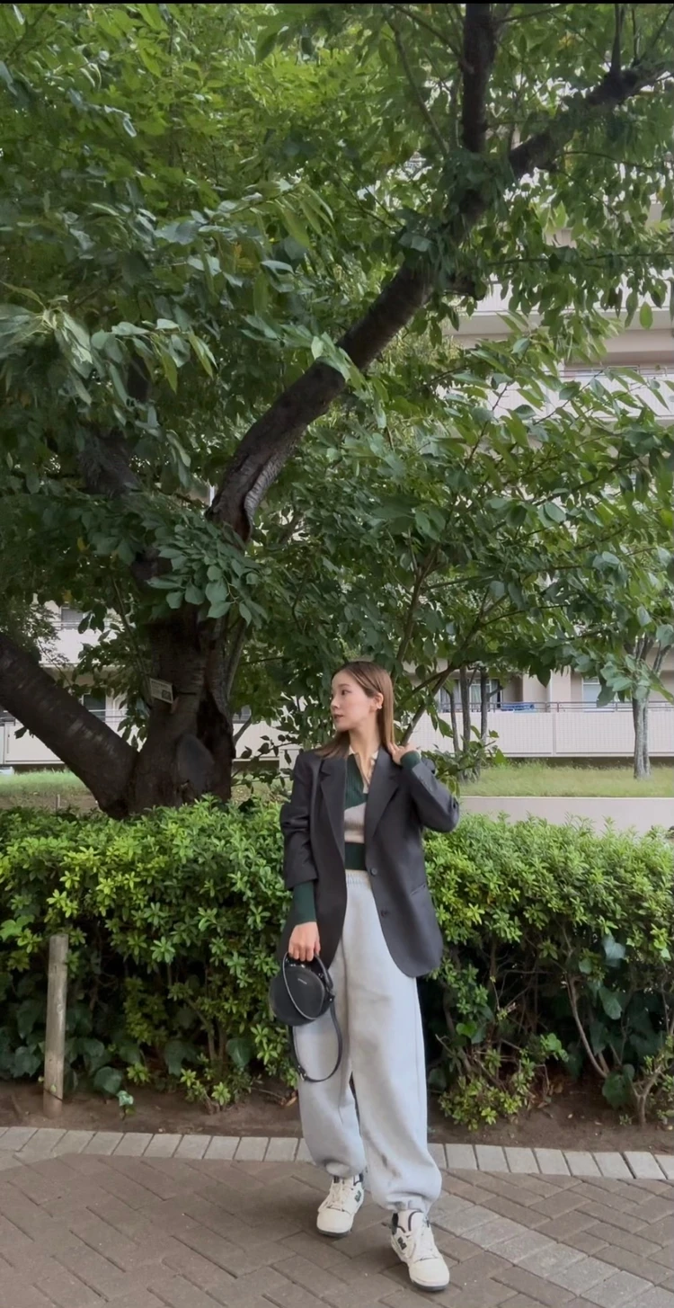 秋の休日コーデはジャケット+スウェットで抜け感をプラス！_5_1