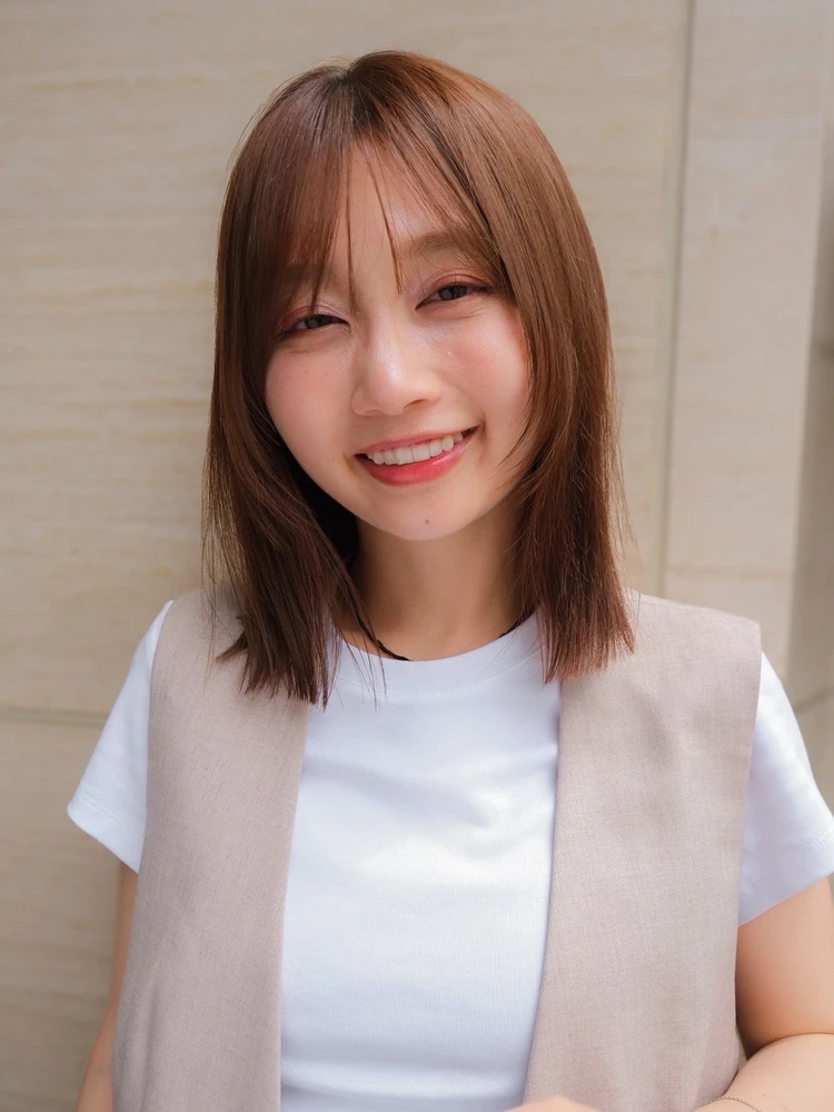 30代 髪型・ミディアムの正面