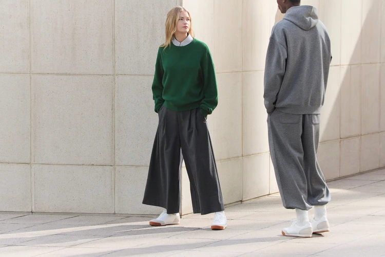 ユニクロ : シー 2025年秋冬コレクション ニットとパンツコーデ