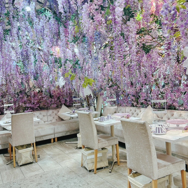 【表参道で楽しむアフタヌーンティー】約3000本の藤の花が降り注ぐ夢のような空間で…｜HAUTE COUTURE CAFE_4