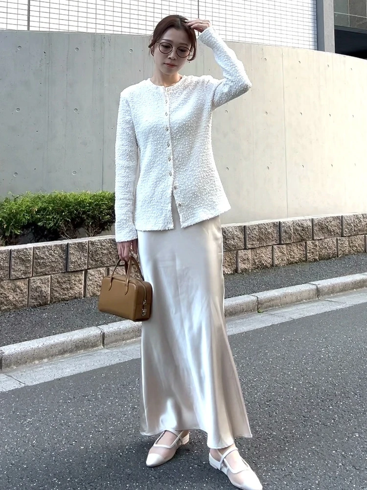 ヴィセ PK850の粘膜カラーリップに合わせた春のきれいめコーデ 白やベージュのワントーンスタイル