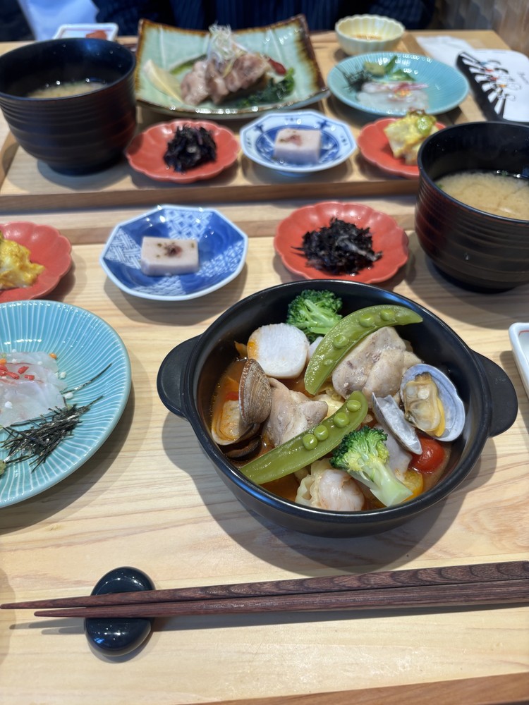【ヘルシーランチ】丸の内OLが選ぶ！罪悪感0の東京ランチ3選_5