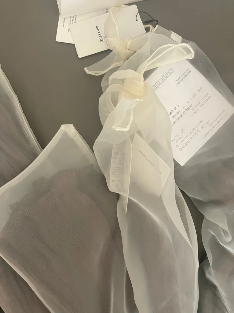 タイ発ブランド「ゴンディッドデザイン」プリーツ素材がこなれ感あり_3