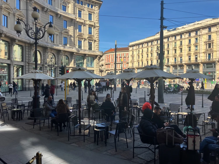 【ミラノ】郵便局？美術館？「世界一美しい」高級スタバの正体をルポ【欧州初】_12