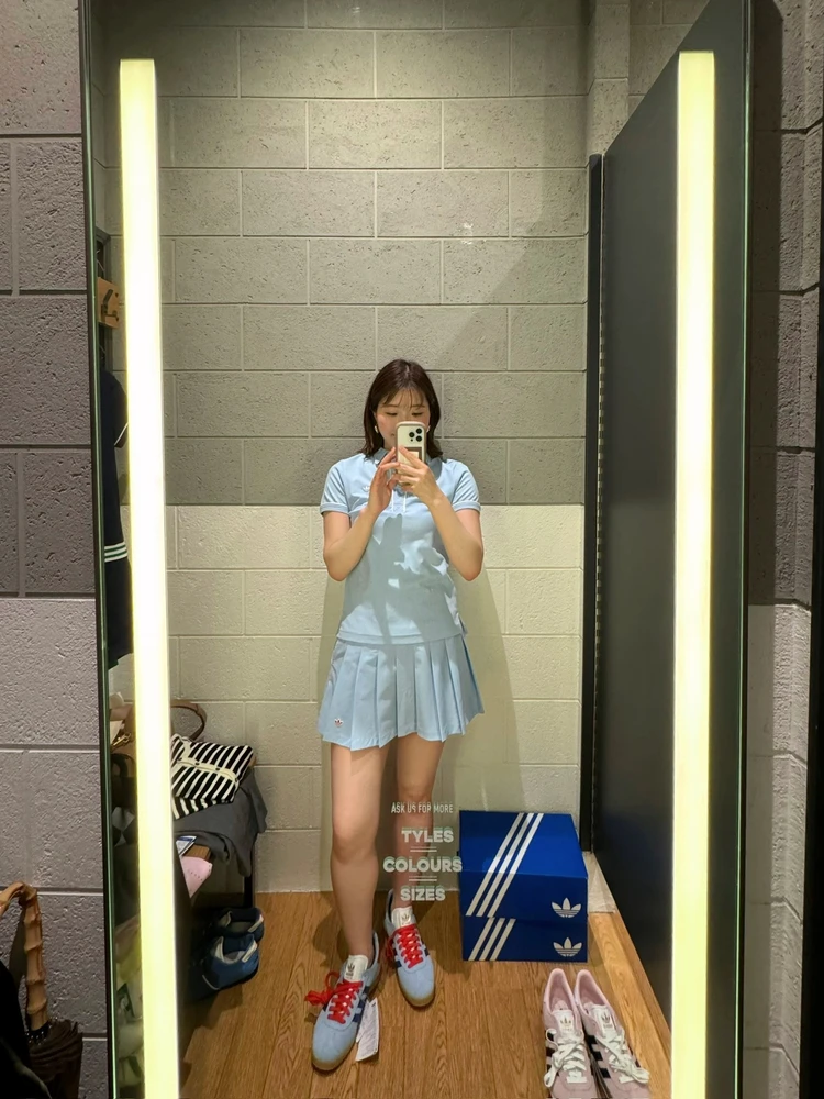 ゴルフ　ゴルフ女子　アディダス　アディダスゴルフゴルフ　ゴルフウェア　ウィメンズウェア　ゴルフコーデ　大人のゴルフコーデ　春のゴルフコーデ　スポーツコーデ　スポーツウェア　ゴルフ初心者　脚太い女子が選ぶゴルフウェア　30代女子ゴルフゴルフウェア　アディダスゴルフ新作　アディダスゴルフウェアレディース　カラフルゴルフコーデ　ラウンドコーデ　イエローパーカー　アディダスジャージ新作　スポーツミックスコーデ　シンプル派のゴルフコーデ　シンプル派におすすめなゴルフウェア　サックスブルーのゴルフウェア　水色界隈