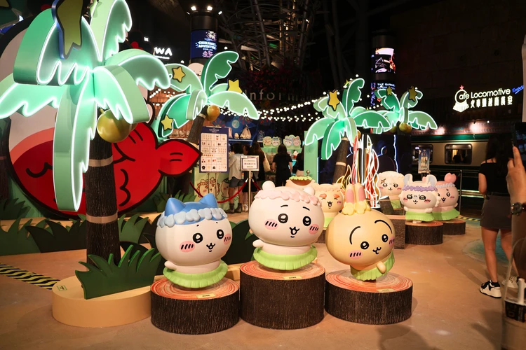 【香港】「ちいかわ」が街を占拠中!? 世界初メリーゴーランドから特別展まで映えスポットをレポ_6