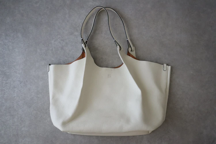 30代 通勤 バッグ トートバッグ おすすめ ジャンニ キアリーニ GIANNI CHIARINI デュア M ホワイト 白 刺繍 サービス 銀座