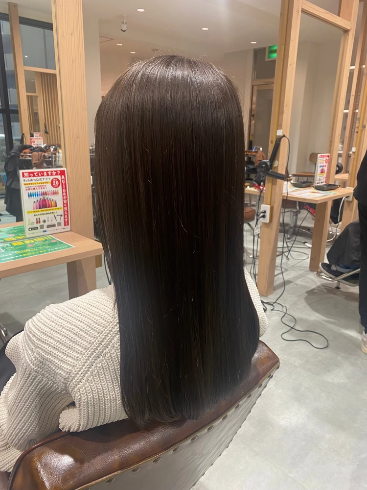 剛毛×癖っ毛をなんとか抑えたい…!サラ艶ストレートヘアに憧れる私の“リアルヘアケア事情”_3