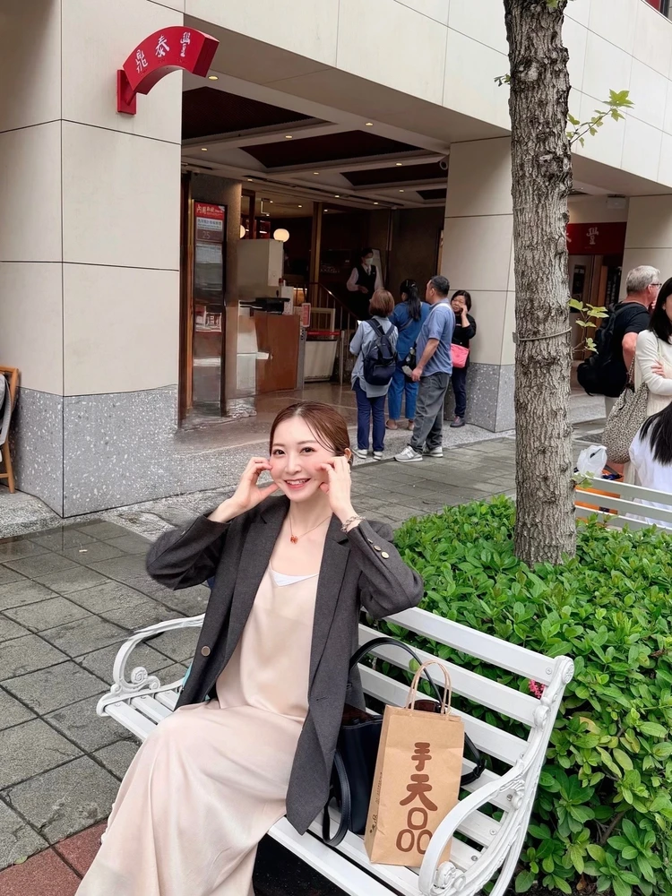 鼎泰豊　新生店　台湾グルメ　待ち時間なし　小籠包ポーズ