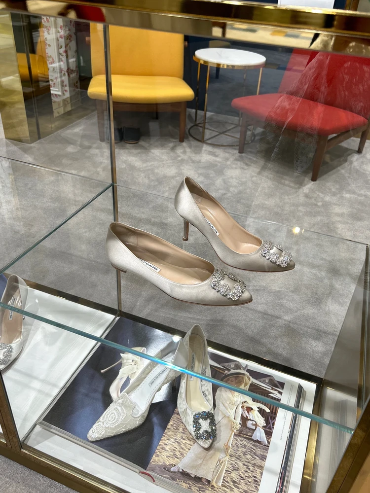 MANOLO BLAHNIK マノロ ブラニク『Hangisi/ハンギシ』グレージュカラー 10.5cmヒール