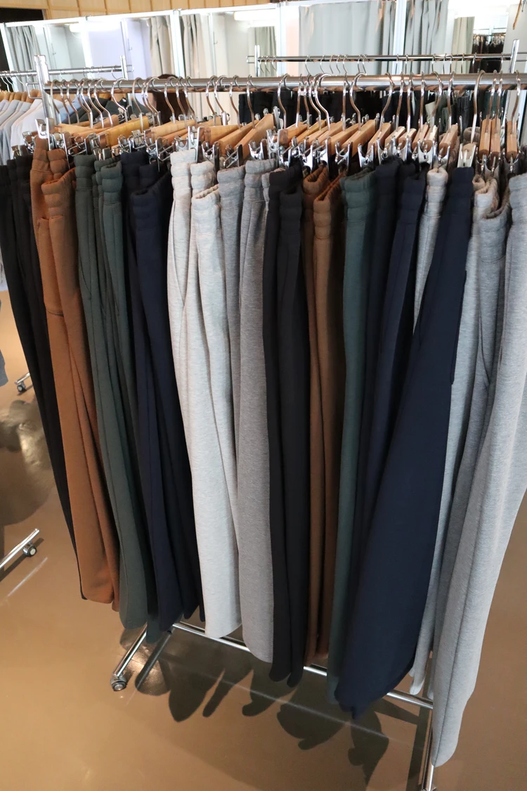 ユニクロ 感謝祭 買うべき アイテム ユニクロシー スウェットワイドパンツ 限定価格 SNS バズり