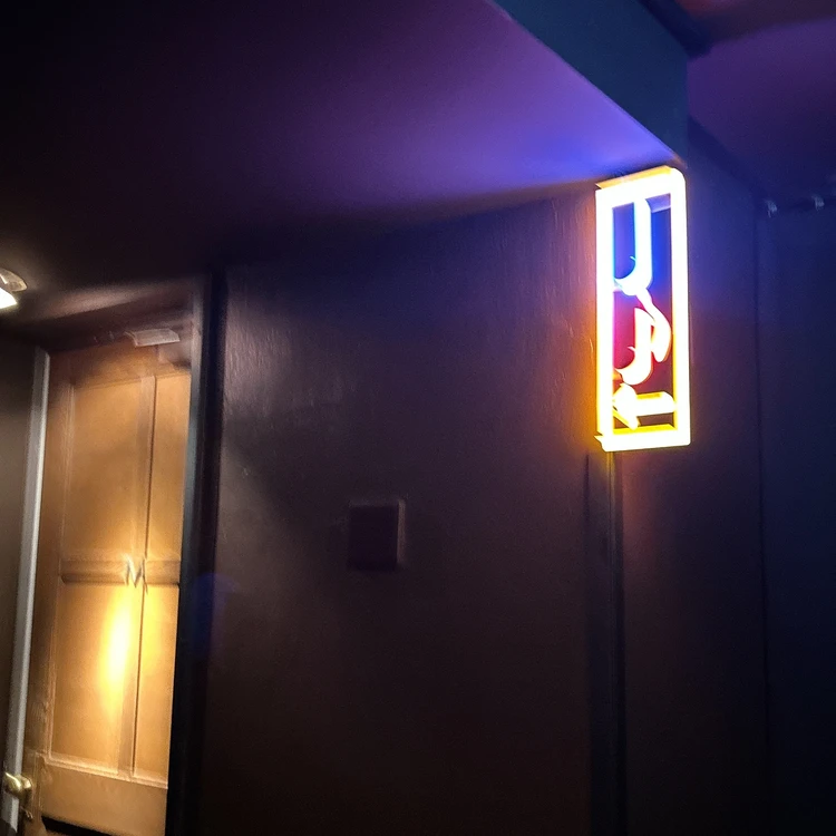 ブルーノート東京トイレの目印