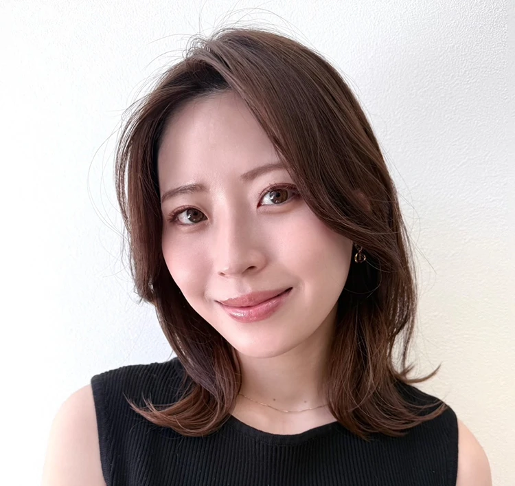 30代ー40代髪型・ミディアムの正面