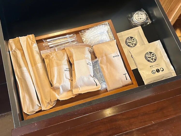 歯ブラシやカミソリなどのアメニティ