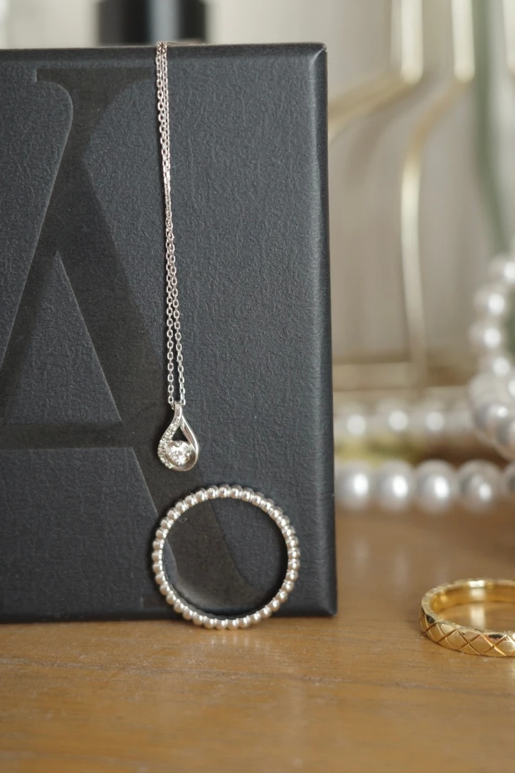 ヴァンドーム青山一粒ダイヤネックレス、ヴァンクリーフアーペル ペルレスモールリング