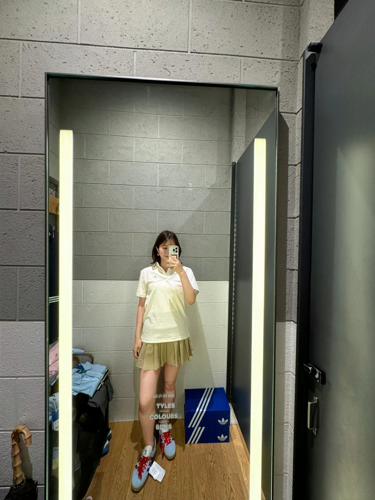 ゴルフ　ゴルフ女子　アディダス　アディダスゴルフゴルフ　ゴルフウェア　ウィメンズウェア　ゴルフコーデ　大人のゴルフコーデ　春のゴルフコーデ　スポーツコーデ　スポーツウェア　ゴルフ初心者　脚太い女子が選ぶゴルフウェア　30代女子ゴルフゴルフウェア　アディダスゴルフ新作　アディダスゴルフウェアレディース　カラフルゴルフコーデ　ラウンドコーデ　イエローパーカー　アディダスジャージ新作　スポーツミックスコーデ　ガゼル新作　ガゼル女子　アディダスガゼルコーデ　ゴルフウェアメンズトップス合わせ