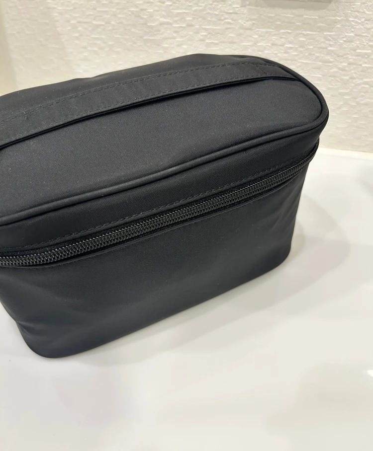 無印良品のナイロン手付ポーチ