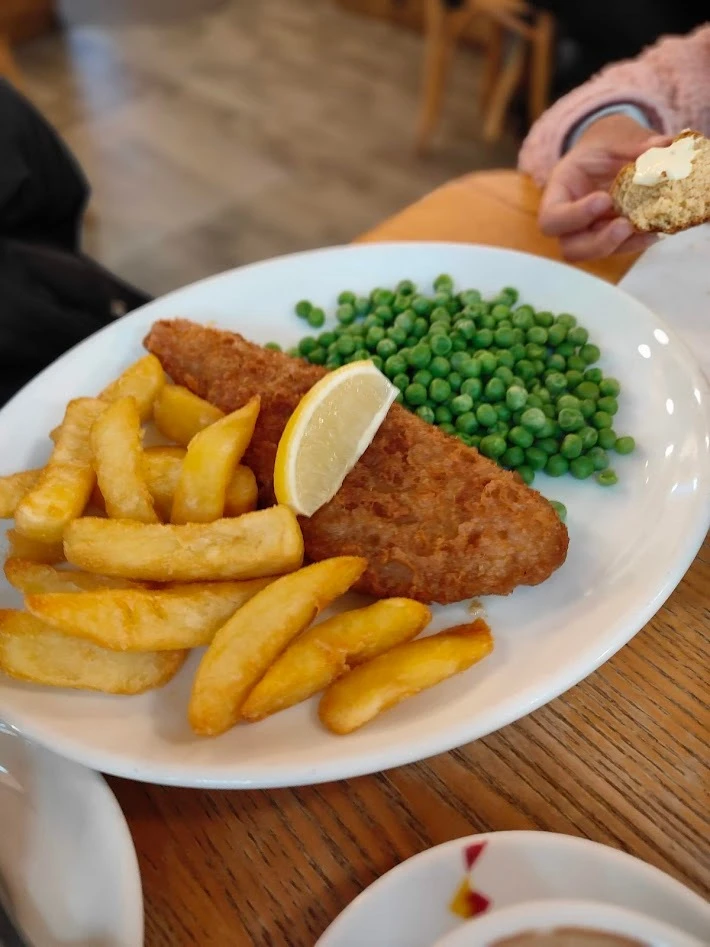 イギリス　オックスフォード　マーケット　フィッシュアンドチップス　Brown's Cafe