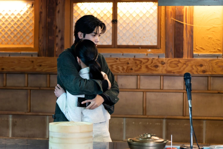 埋もれた心:パク・ヒョンシクとホン・ファヨン