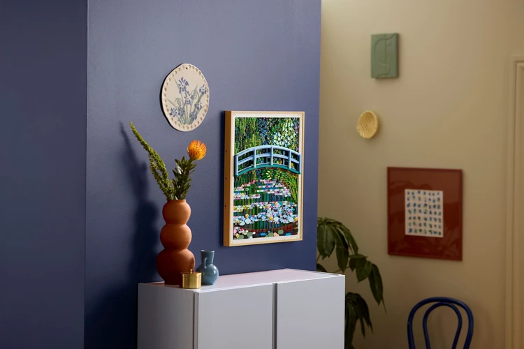 レゴ®アート Claude Monet ＜睡蓮の池に架かる橋＞ 展示風景のイメージ