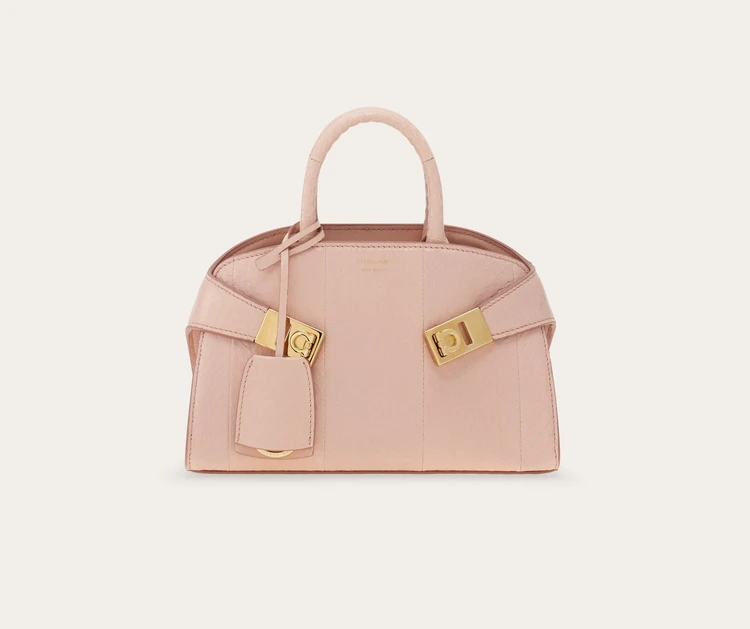 FERRAGAMO（フェラガモ）】2025年最新バッグコレクションに