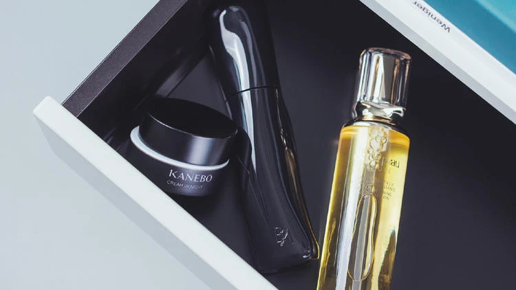 職場でもプライベートでも人気者に!話しかけやすい雰囲気をつくる“ハリのある肌”と“笑顔の筋トレ”