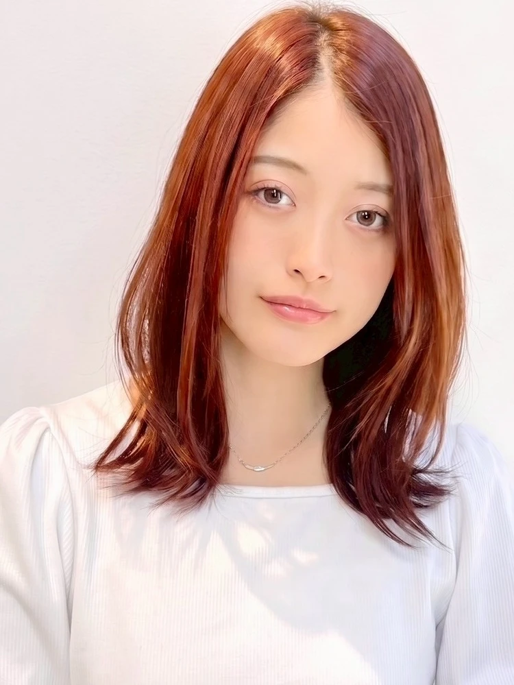 30代　髪型・ミディアムの正面