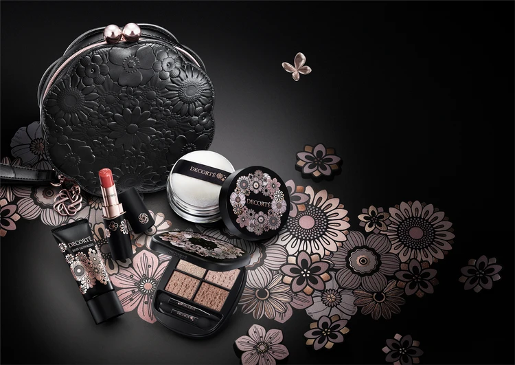 コスメデコルテ 2025　クリスマスコフレ エターナル ブルーム　コレクション イメージ画像