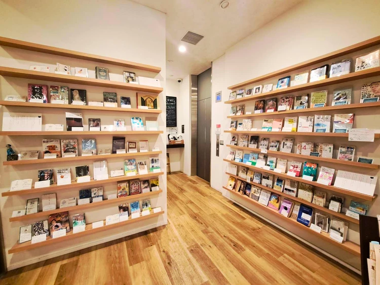 【神保町】まるで泊まれる図書館!?「ブックホテル」で朝から晩まで活字に浸る贅沢ホカンス_4
