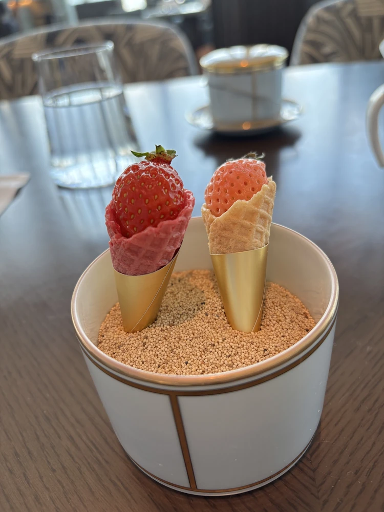 WALDORF ASTORIA OSAKA(ウォルドーフアストリア大阪)でのアフタヌーンティー_2