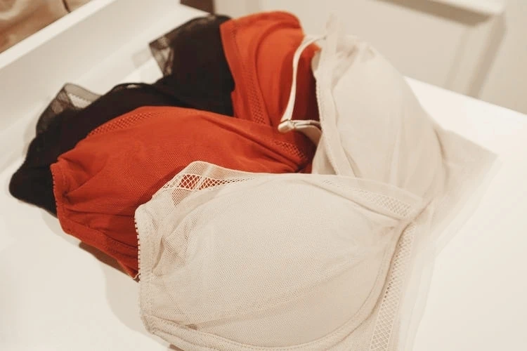 BRADELIS New York ブラデリス　ニューヨーク　表参道　フィッティング　体験　補整下着　育乳　ノンワイヤー　LiftMeUp Bra　リフトミーアップ　ブラ