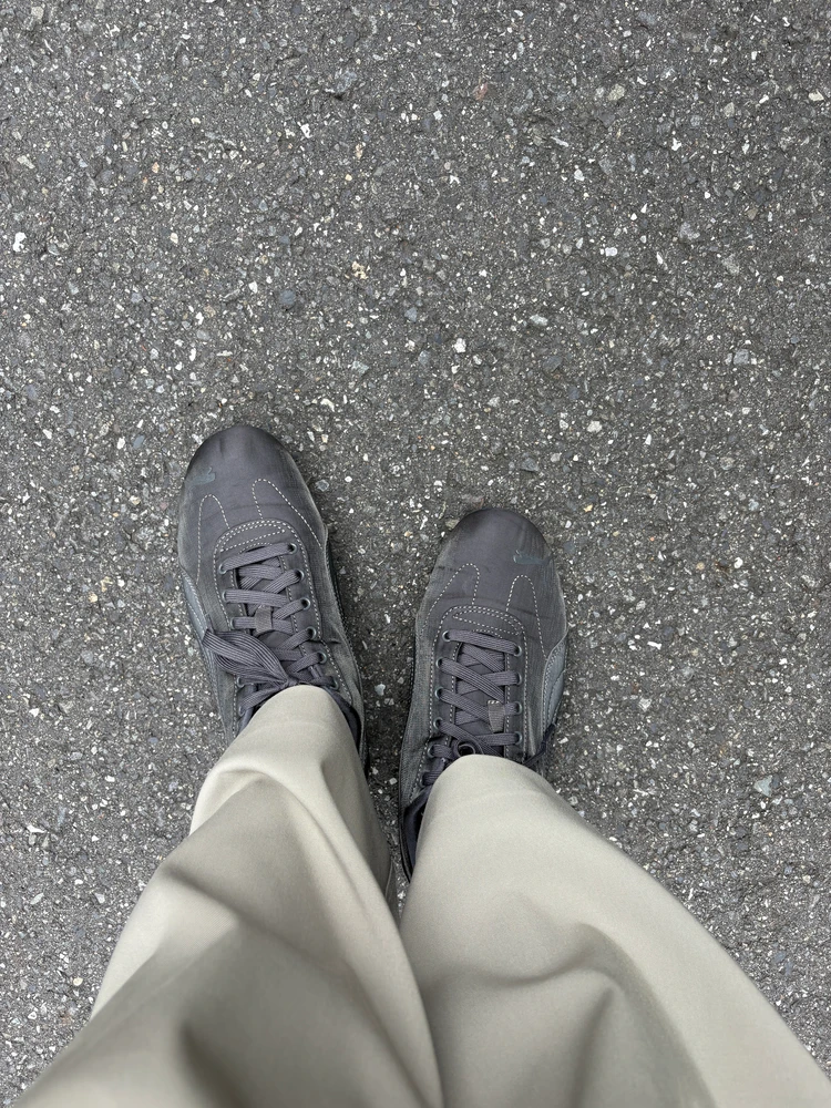 【大人の秋の通勤コーデ】PUMA(プーマ)ミュートスニーカー_2